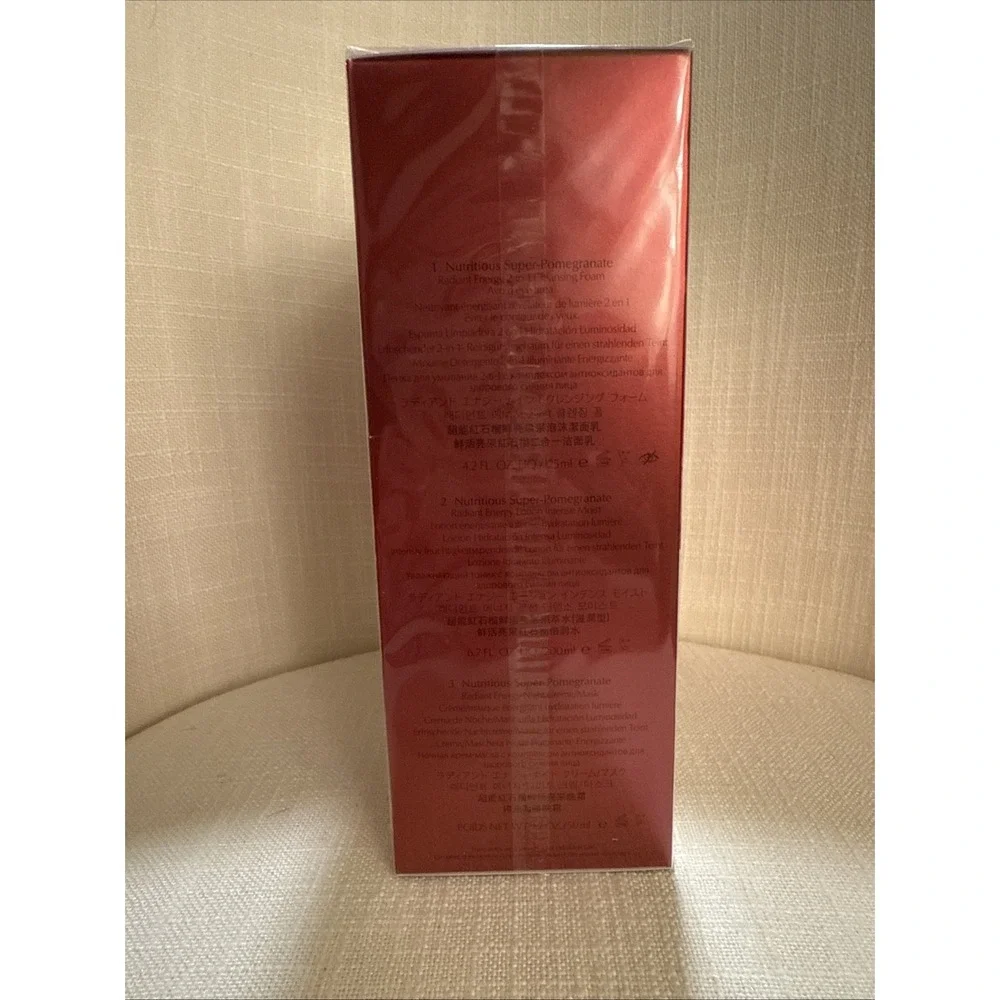 Estee Lauder Nutritious Super-Pomegranate Recharge Your Radiance Gift Set‎ NIB .